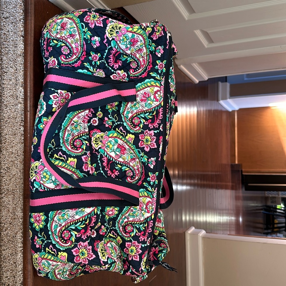 VERA BRADLEY NAVY DUFFEL BAG